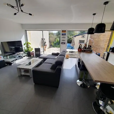 Maison De *