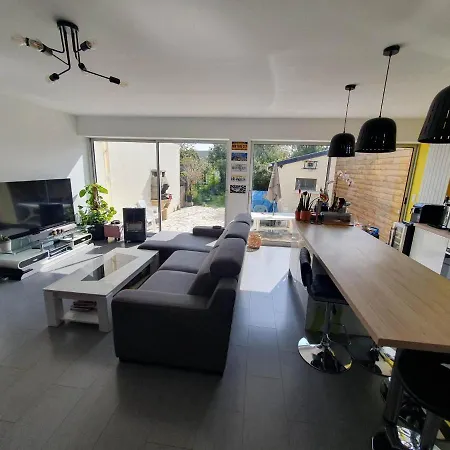 Maison De